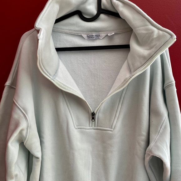 NWOT Earth Yoga Sustainable light mint overhead sweatshirt, size M - Picture 3 of 4